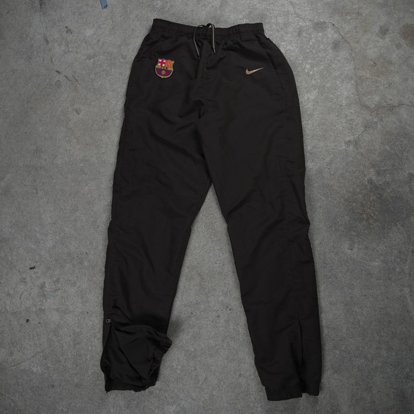 Nike Vintage Barcelona Trackpants Brown (Kids XL)
