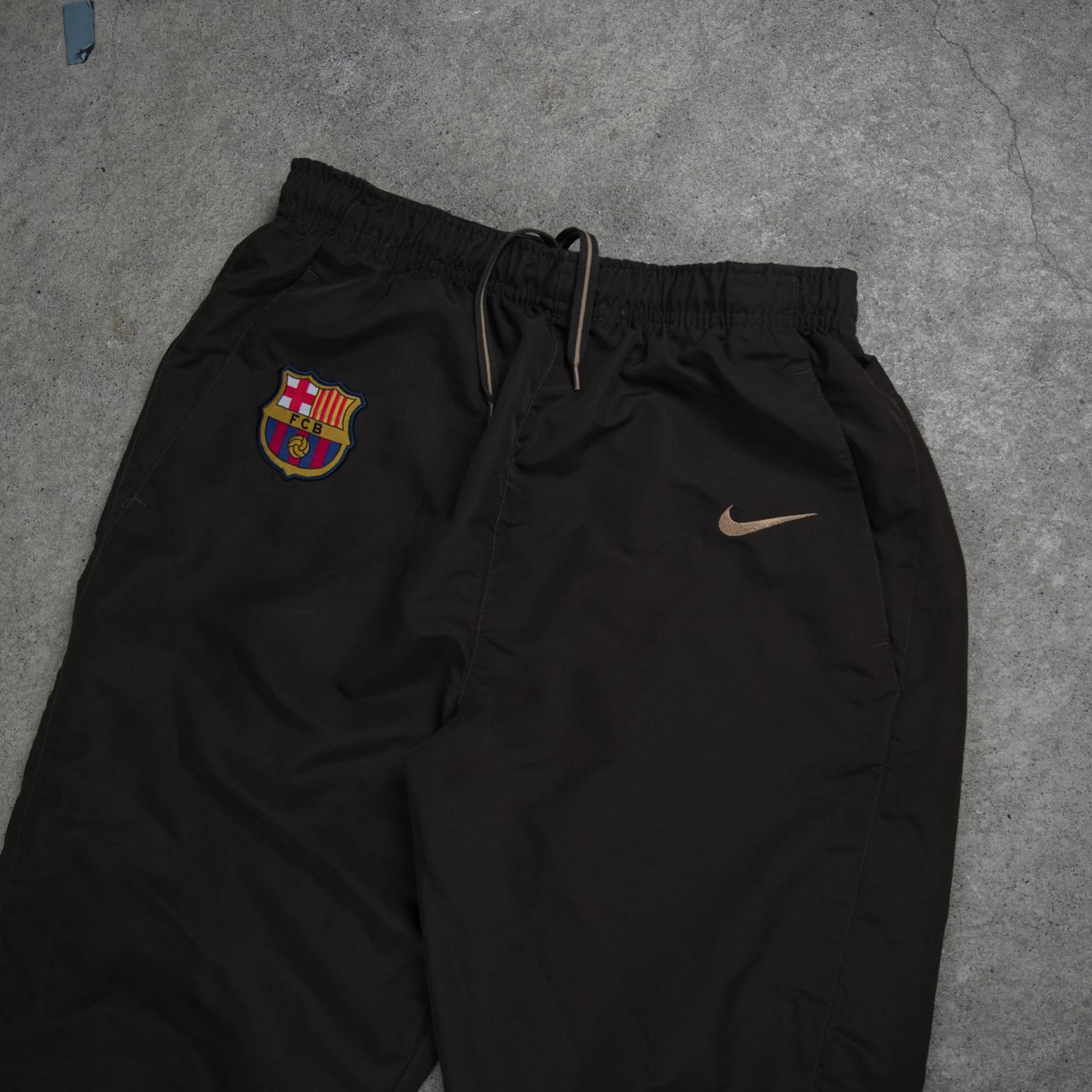 Nike Vintage Barcelona Trackpants Brown (Kids XL)