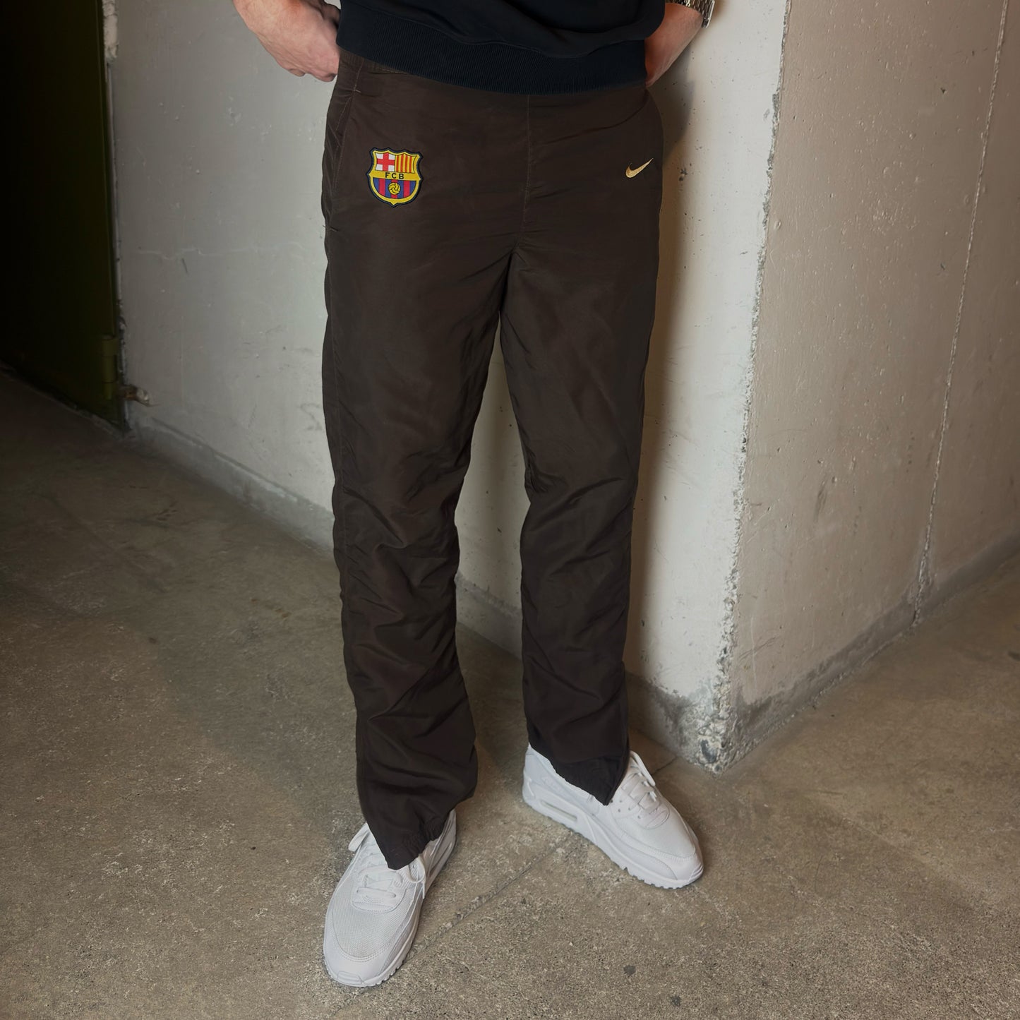 Nike Vintage Barcelona Trackpants Brown (Kids XL)
