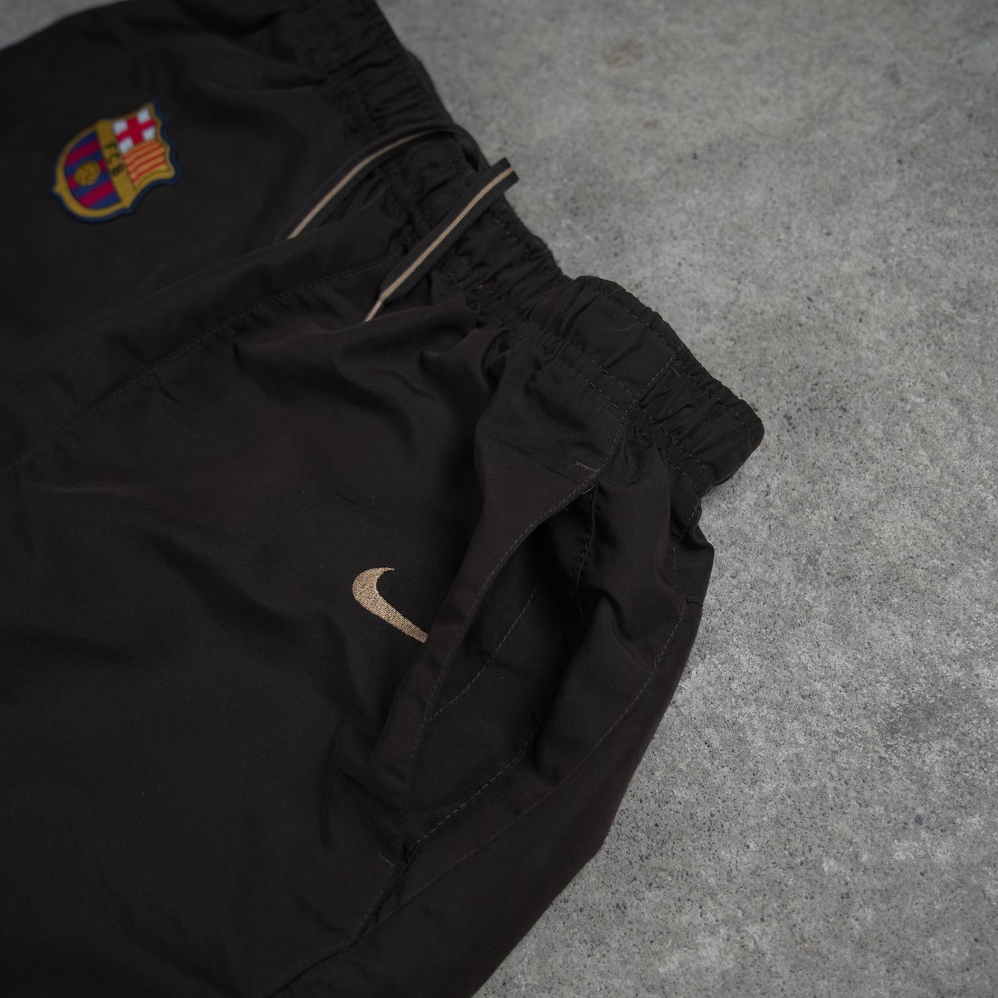 Nike Vintage Barcelona Trackpants Brown (Kids XL)