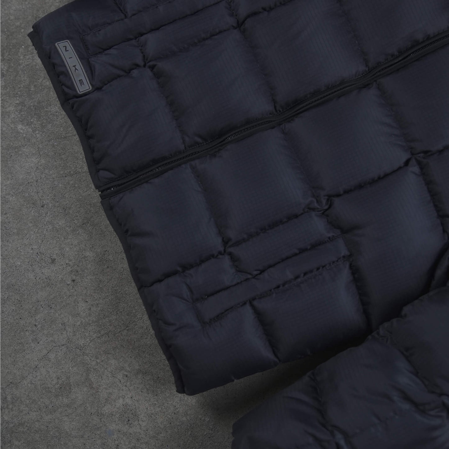 Nike Vintage Puffer Jacket Black (Fit XS-S)