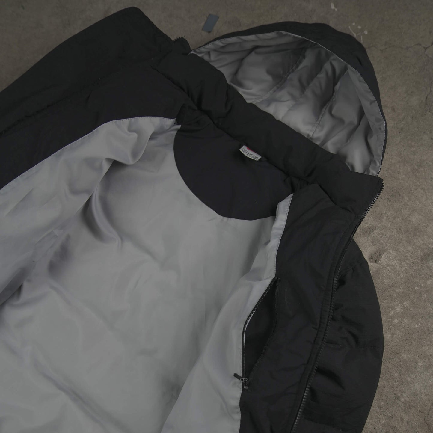 Nike Vintage Backprint Puffer Jacket Black (Fit S)