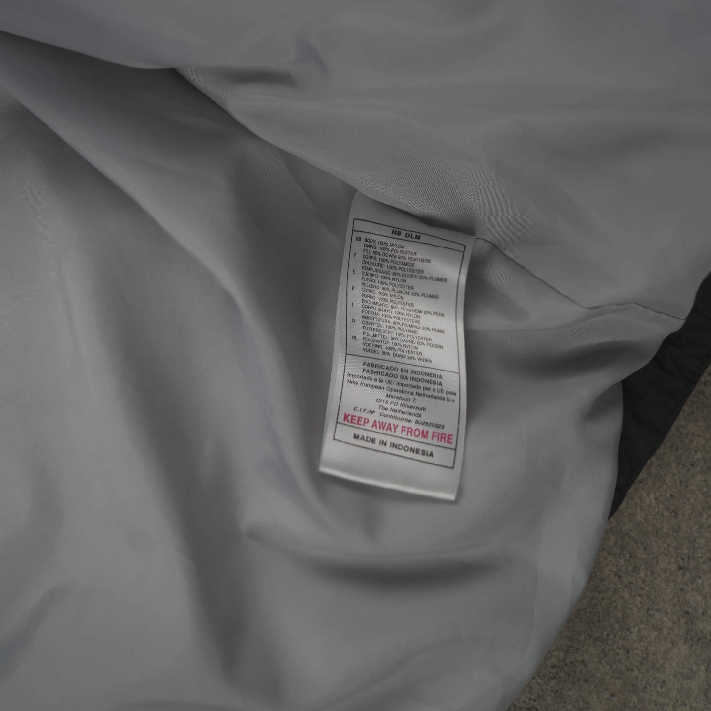 Nike Vintage Backprint Puffer Jacket Black (Fit S)