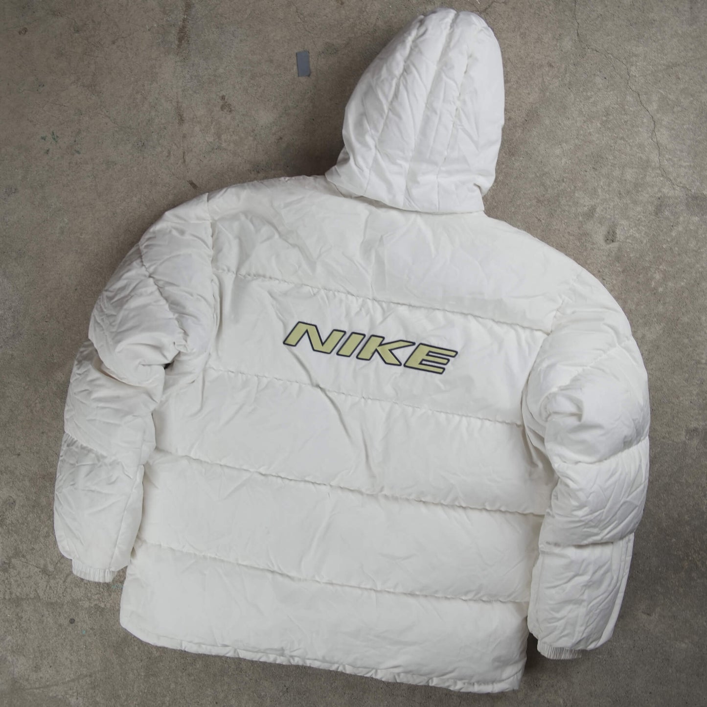 Nike Vintage Backprint Puffer Jacket White (L)
