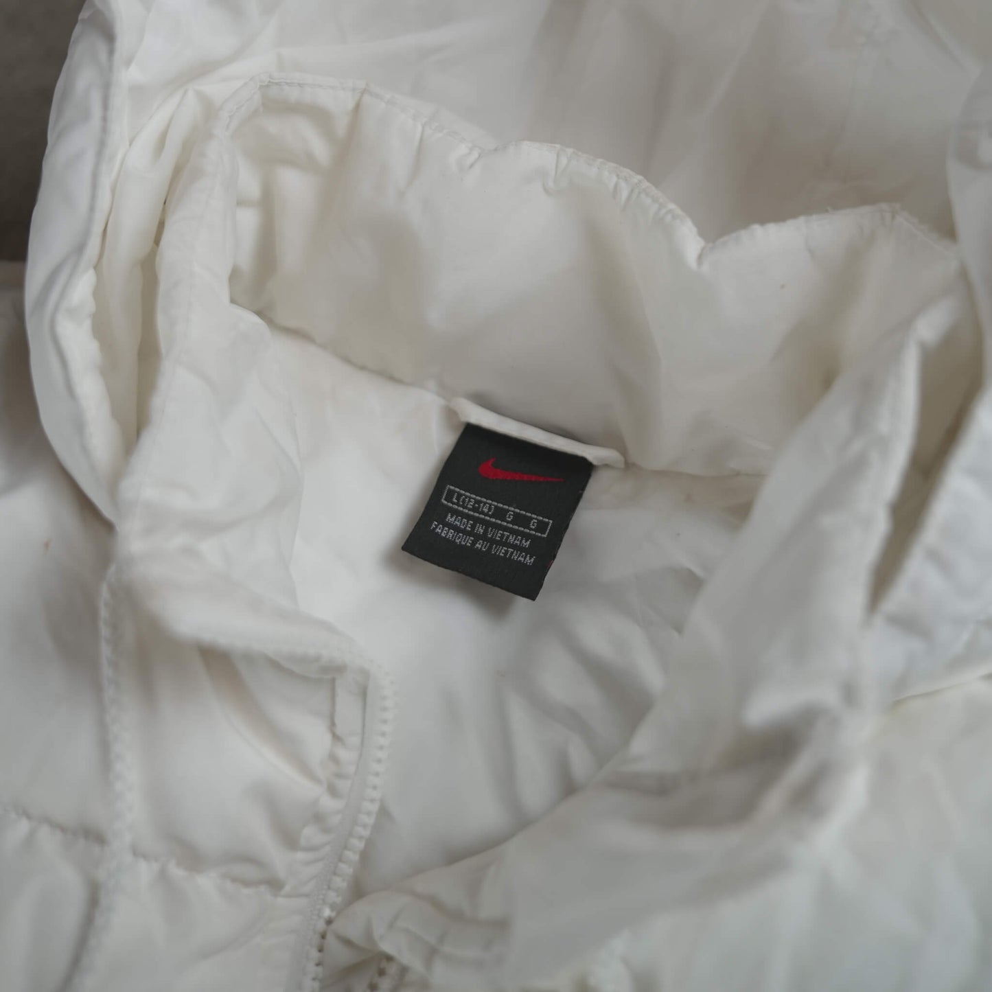 Nike Vintage Backprint Puffer Jacket White (L)